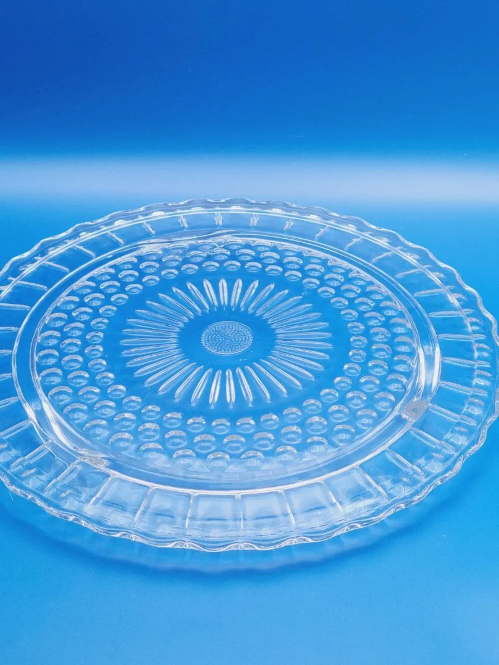 Federal Glass Vintage 3 Toed Cake Plate 2889 Sunburst Scalloped 11.5